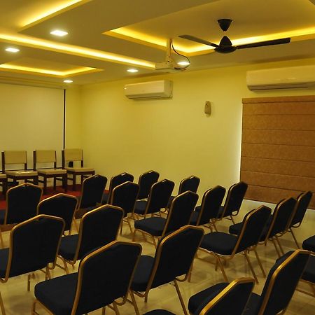 Hotel Pasupala Grand อนันตาปูร์ ภายนอก รูปภาพ
